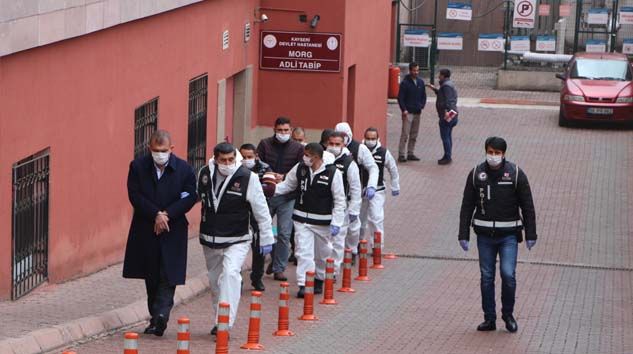Kayseri’de silahlı suç örgütüne operasyonda gözaltına alınan 8 kişi adliyeye sevk edildi