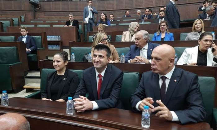 AK Parti’ye katılan Milletvekili Çelebi: Elimden gelen desteği vermeye geldim
