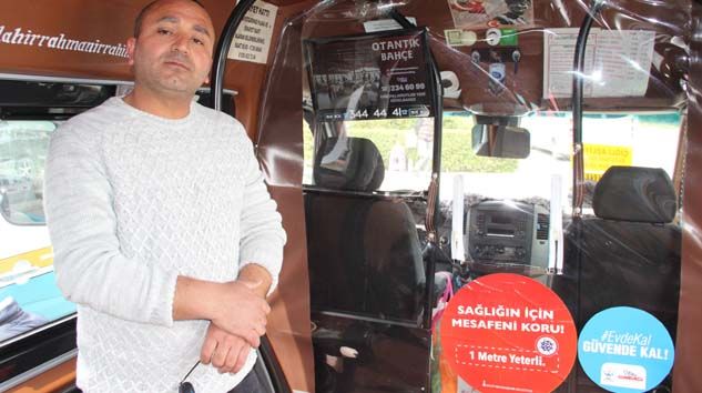 İzmir’de taksi ve dolmuşlardan salgına karşı brandalı önlem