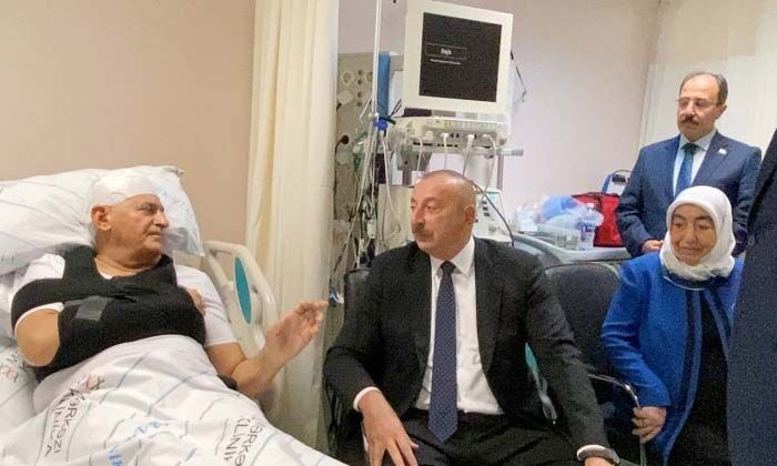 Cumhurbaşkanı Aliyev, Binali Yıldırım ve Şamil Ayrım’ı hastanede ziyaret etti