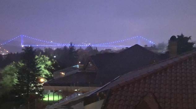 Türkiye “Otizme Mavi Işık Yak”tı, evdeyken hayata iyilik kattı