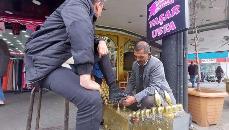 10 çocuğunu boya sandığı ile büyüttü