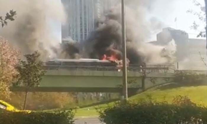 Beşiktaş’ta İETT otobüsü alev alev yandı