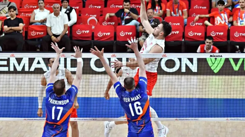 FIVB Voleybol Milletler Ligi: Türkiye: 2 - Hollanda: 3