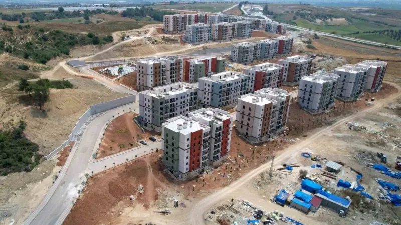 Deprem konutlarında yaşam başladı