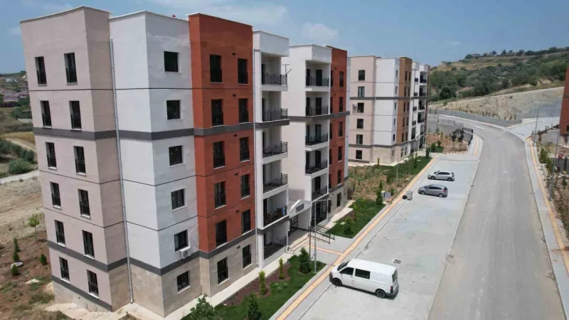 Deprem konutlarında yaşam başladı