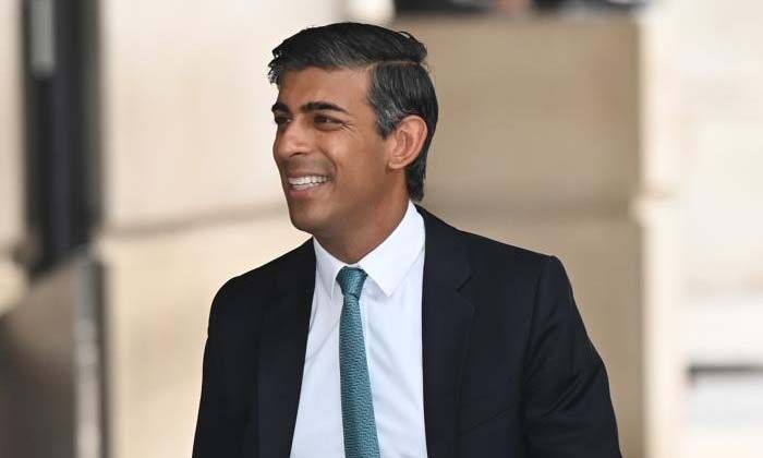 İngiltere’ye Hint kökenli başbakan