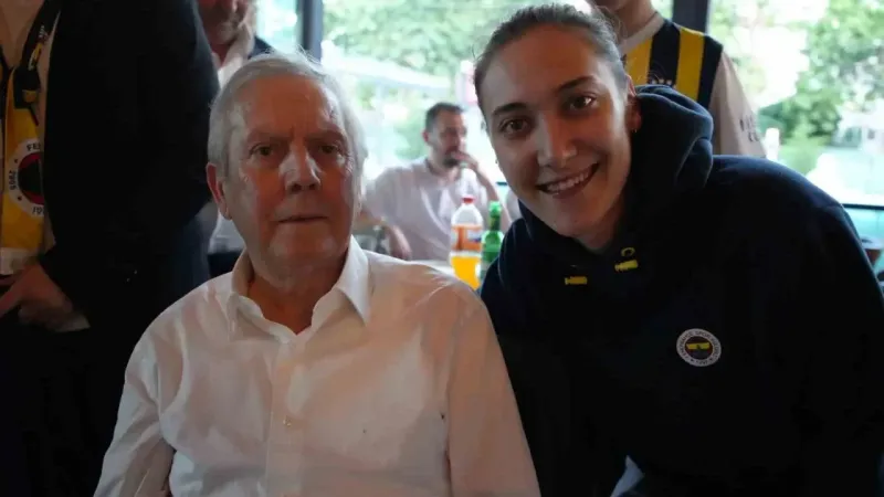 Aziz Yıldırım: “Fenerbahçe’nin şampiyon olması için bütün rahatımı bozdum aday oldum”