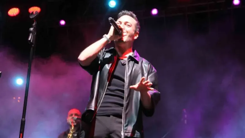 Oğuzhan Koç ve Mustafa Taş, Mut hayranlarına unutulmaz bir akşam yaşattı