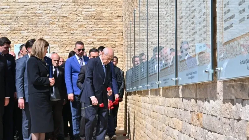 MHP lideri Devlet Bahçeli, Ülkücü Şehitler Anıtı’nı ziyaret etti