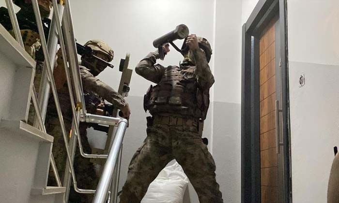 Evi kameralarla donatan suç çetesine gece operasyonu: 5 gözaltı