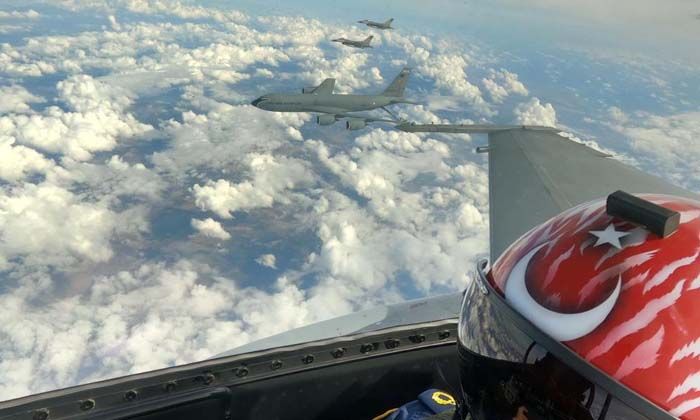 NATO’nun Avrupa semalarındaki nükleer caydırıcılık tatbikatında Türk pilotlu kare