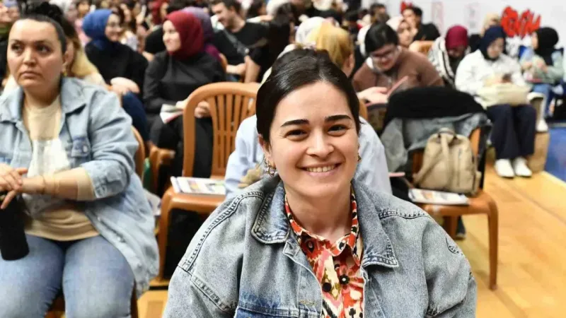 Mansur Yavaş, “KPSS Genel Tekrar Kampı”na katılan binlerce adaylarla bir araya geldi