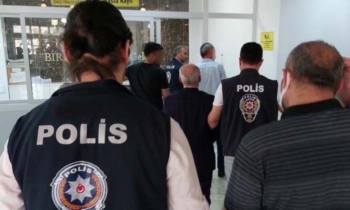FETÖ’nün Gaybubet Evi’ne baskın: 20 şüpheli yakalandı