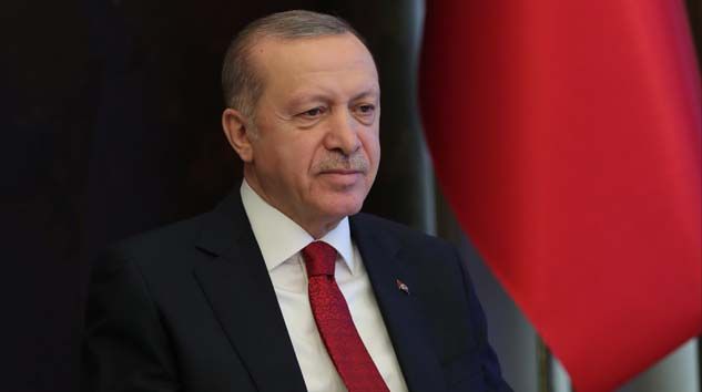 20 yaş altına da sokağa çıkmak yasak, marketlere maskeyle girilecek