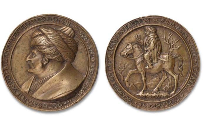 Fatih Sultan Mehmet’in resmedildiği madalyon 820 bin TL’ye satıldı
