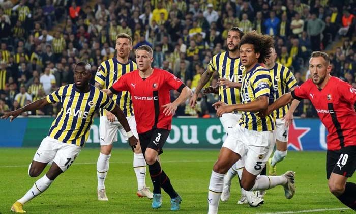 Fenerbahçe, Rennes karşısında 3 farklı geriye düştü, pes etmedi