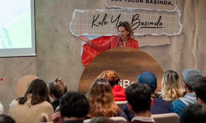 Zeynep Bodur Okyay: Gençlerle birlikteliğimizi uzun vadeli bir yatırım olarak görüyoruz