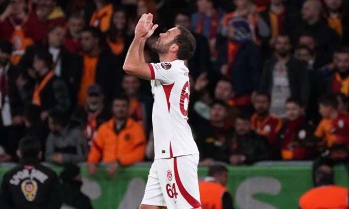 Juan Mata’nın ilk gol sevinci
