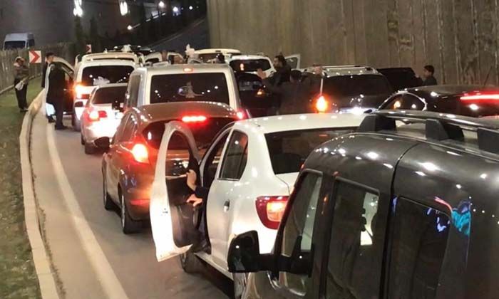 Pes dedirten düğüne tepki yağdı!