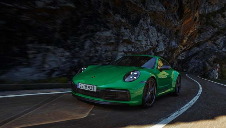 Yeni Porsche 911 Carrera T
