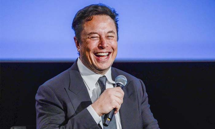 Elon Musk, Twitter yönetim kurulunu feshetti