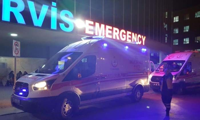 Erzincan’da gıda zehirlenmesi: 20 öğrenci hastaneye kaldırıldı