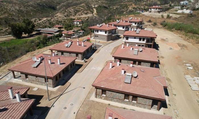 Antalya’daki yangın afeti sonrası 150 konut daha hak sahiplerine teslim edilecek