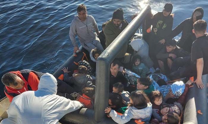 Ege denizinde göçmen hareketliliği: 130 göçmen kurtarıldı