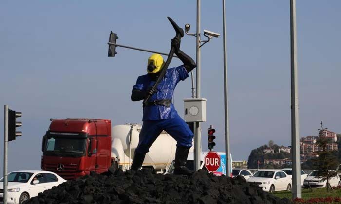 Madenci heykelinin boyanması eleştirilerine cevap