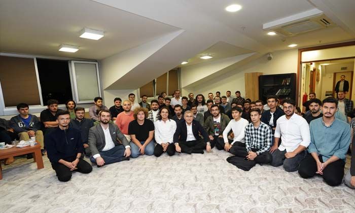 Üsküdar Belediyesinden üniversite öğrencilerinin bir yılık Akbil ücretini ödüyecek