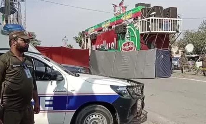 Pakistan’da eski Başbakan Khan’ın partisi ülke genelinde protesto kararı aldı