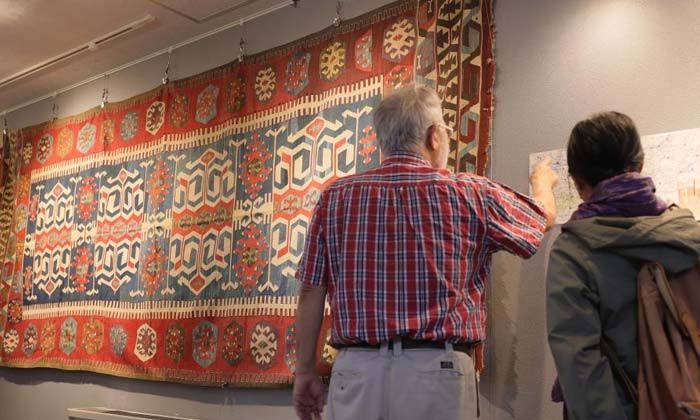 Japon koleksiyoner topladığı el işi Türk kilimleriyle Tokyo’da sergi açtı