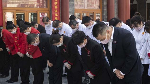 Çin’de hayatını kaybedenler için 3 dakikalık saygı duruşu