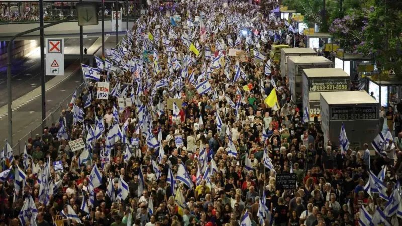 Tel Aviv’de 120 bin kişilik hükümet karşıtı protesto Tel Aviv’de 120 bin kişilik hükümet karşıtı protesto