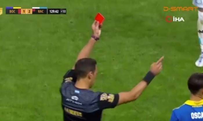 Boca Juniors – Racing Club mücadelesinde toplam 11 kırmızı kart