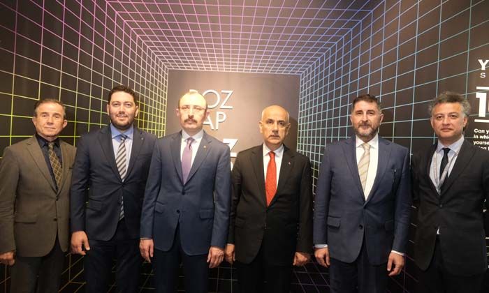 Tarım Bakanı Kirişçi ve Ticaret Bakanı Muş Yurtbay Seramik standını ziyaret etti