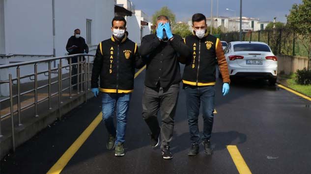 Kasiyeri el çabukluğuyla 100 lira dolandırdı