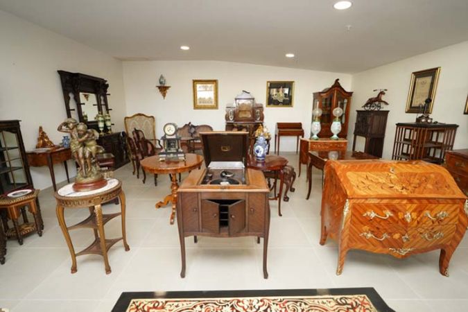 Üsküdar Belediyesi Antikacılar Çarşısı’nı hizmete sundu