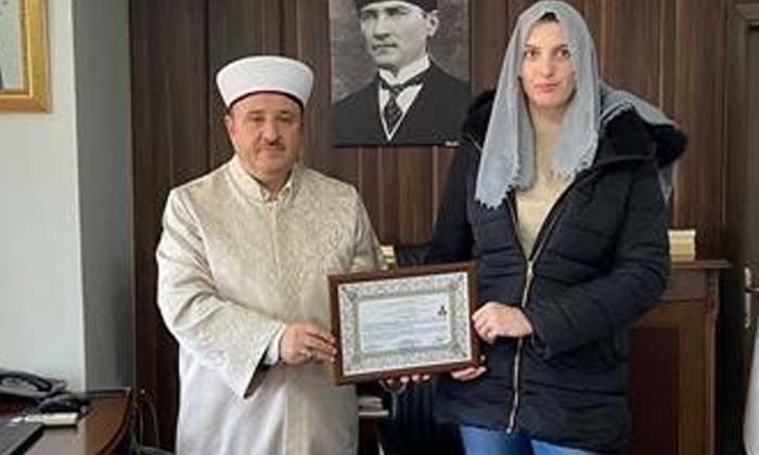 Polonyalı Monika Joanna Sosnowska Yılmaz, Elif oldu