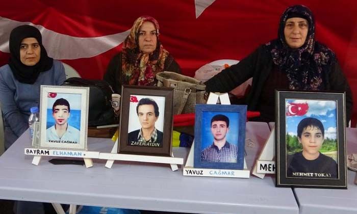 Evlat nöbetine bir aile de Gaziantep’ten katıldı