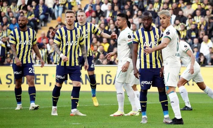 Giresunspor karşısında da 10 kişi kalan Fenerbahçe’ye şok skor