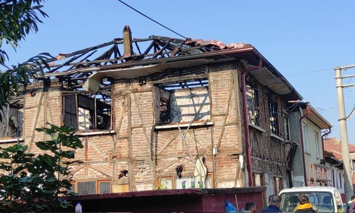 Sakarya’daki yangında Batuhan Özer ve Uras Çınar Dilber hayatını kaybetti
