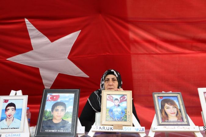 Diyarbakır’da ailelerin evlat nöbeti bin 170’inci gününde devam ediyor