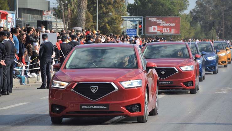 KKTC’nin GÜNSEL’i, ilk modeli B9’un 13 prototipi ile Cumhuriyet kortejinde