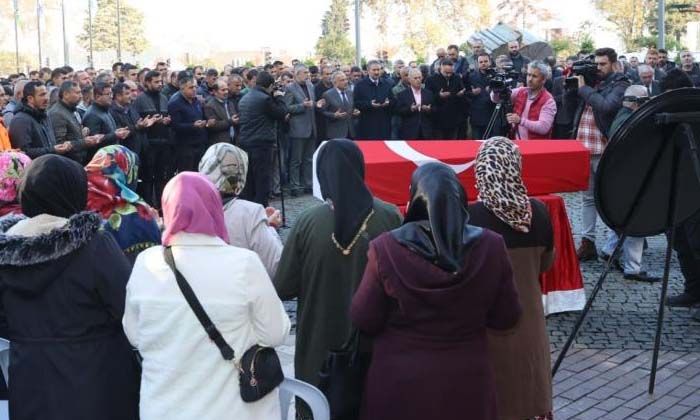 Köpek saldırısı sonucu hayatını kaybeden temizlik işçisi toprağa verildi