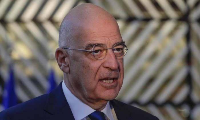 Yunan bakan Libya’ya kadar gitti, uçaktan inmeden tekrar ülkesine döndü