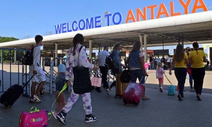 Antalya’ya gelen turist sayısı 13 milyonu geçti