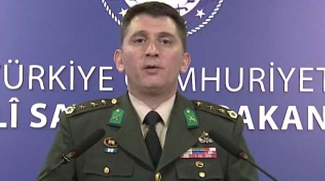 MSB: Milyonlarca maske, binlerce tulum ve dezenfektan üretiliyor