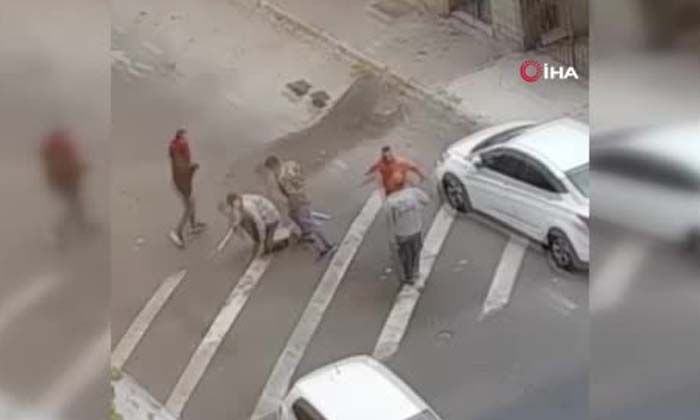 Yol kavgasında kendi sopasıyla dayak yedi